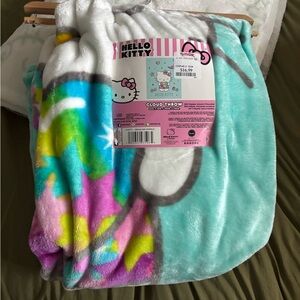 Hello Kitty Moon & Star Blanket